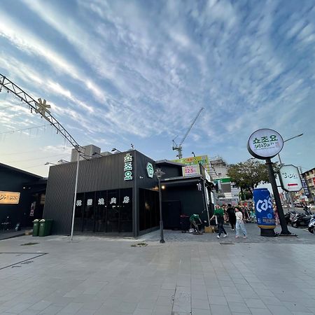 Moment Inn Tainan Esterno foto