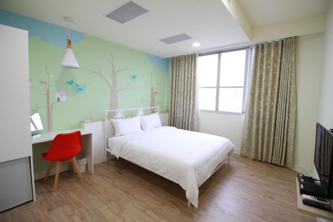 Moment Inn Tainan Esterno foto
