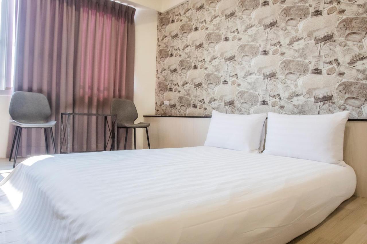 Moment Inn Tainan Esterno foto