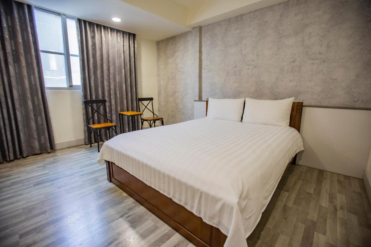 Moment Inn Tainan Esterno foto