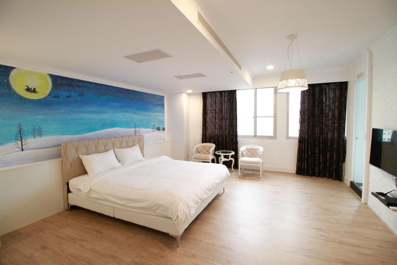 Moment Inn Tainan Esterno foto