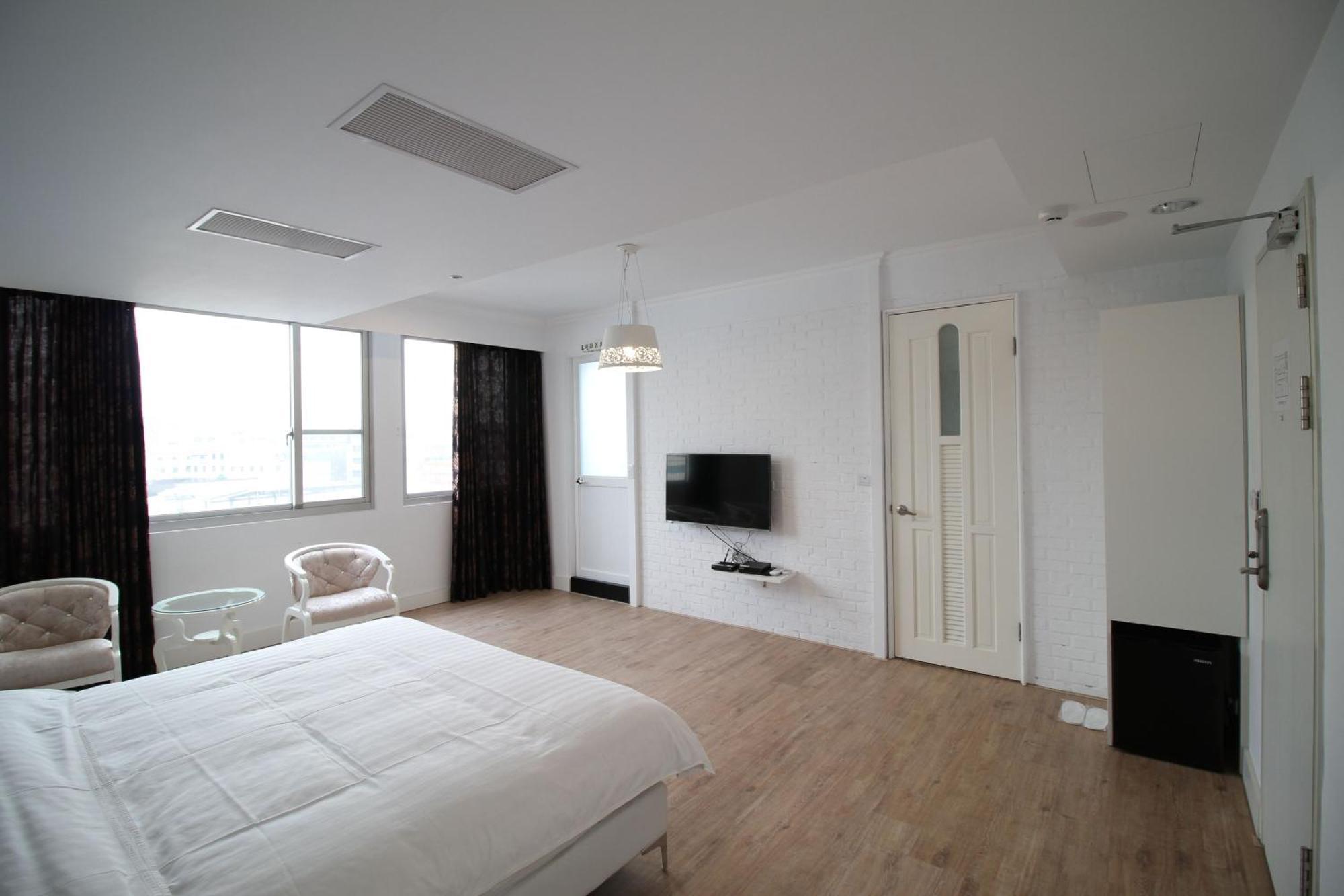 Moment Inn Tainan Esterno foto
