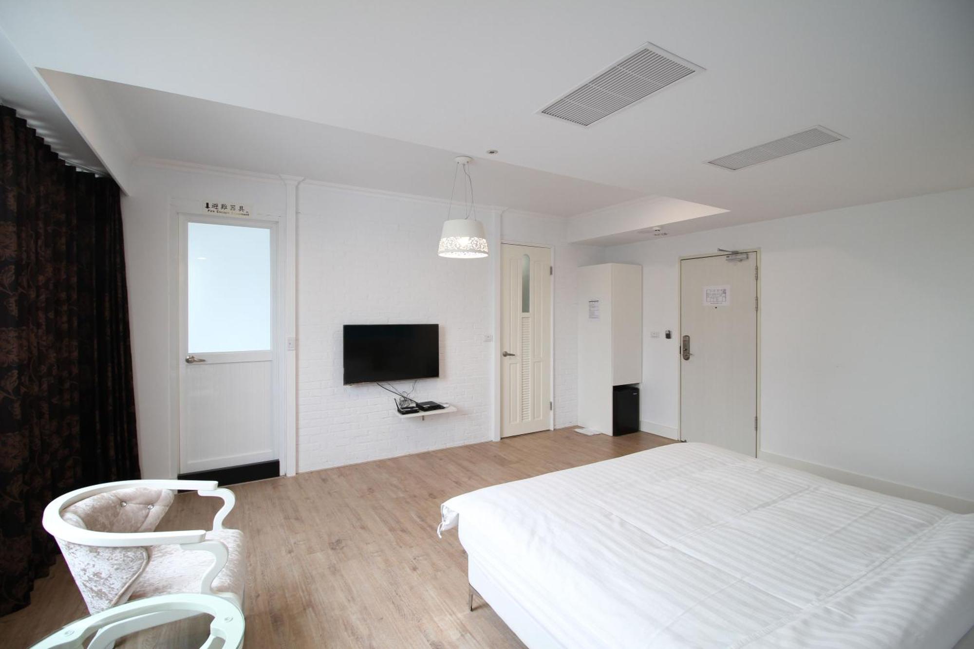 Moment Inn Tainan Esterno foto