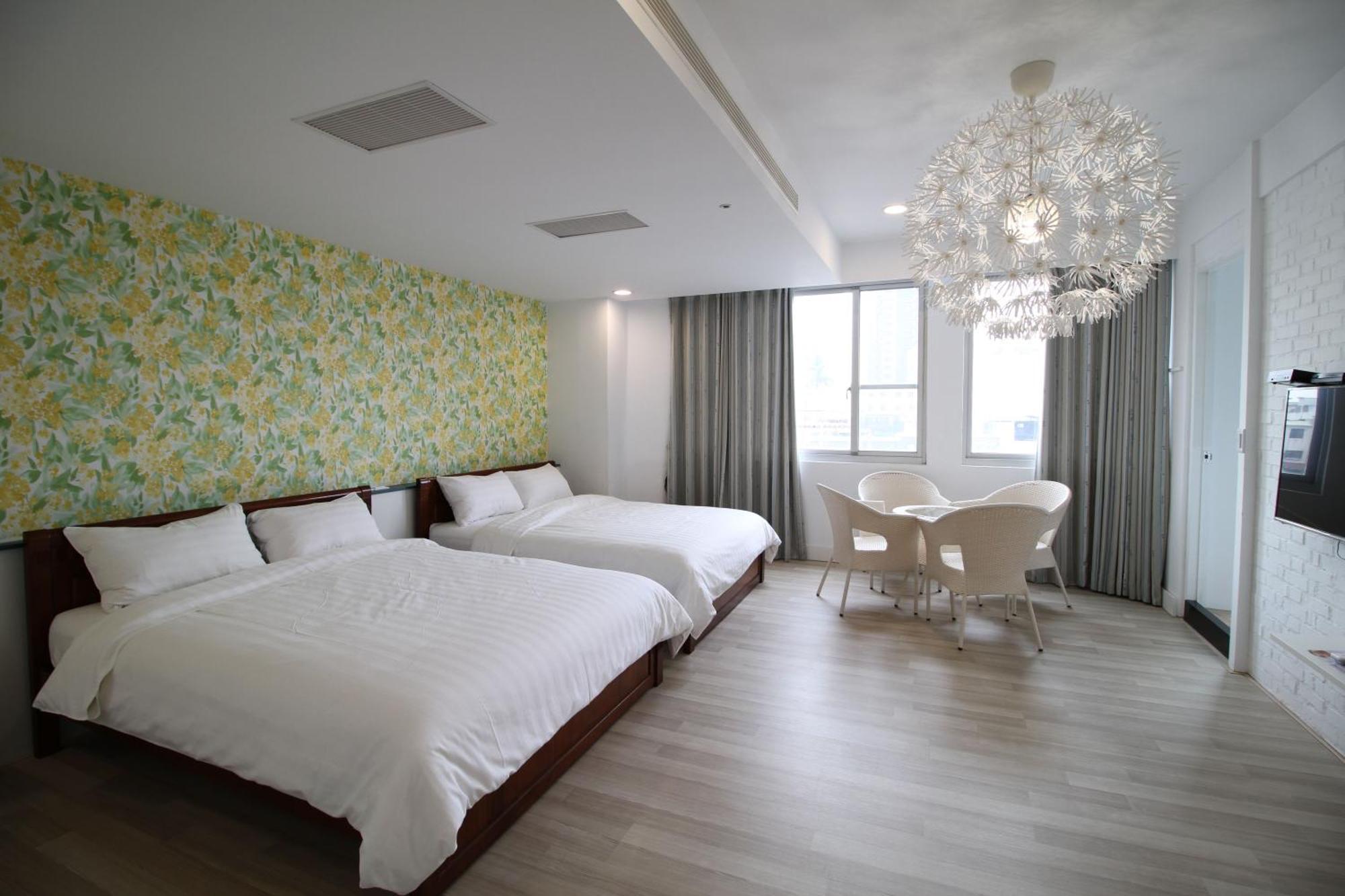 Moment Inn Tainan Esterno foto