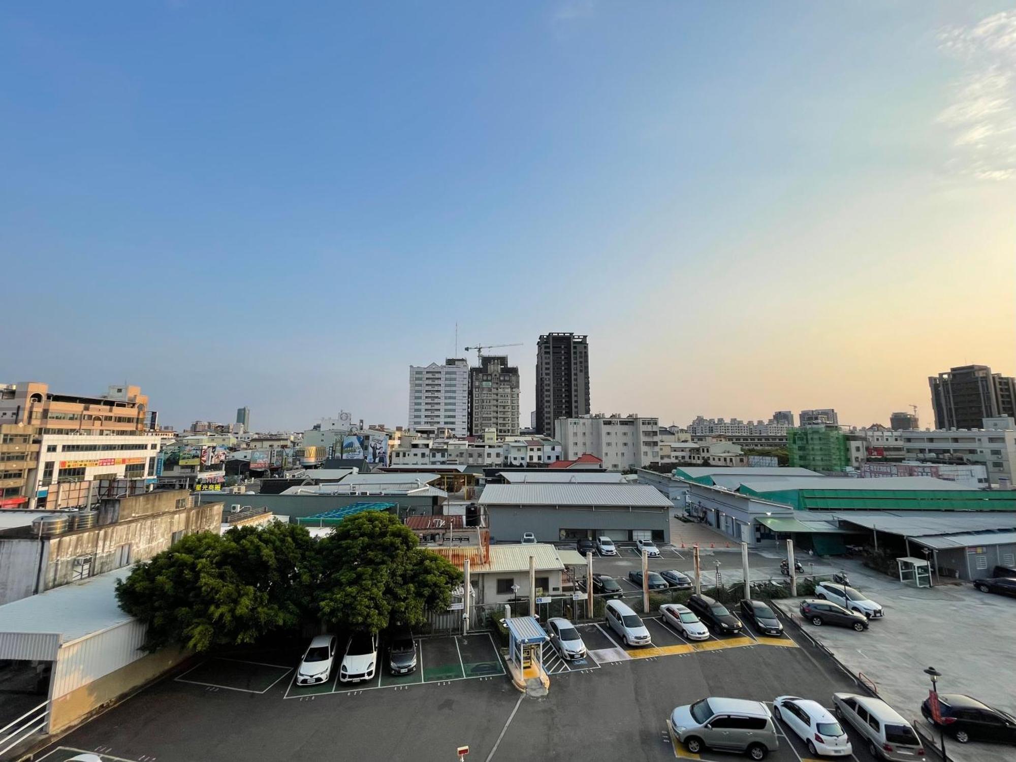 Moment Inn Tainan Esterno foto