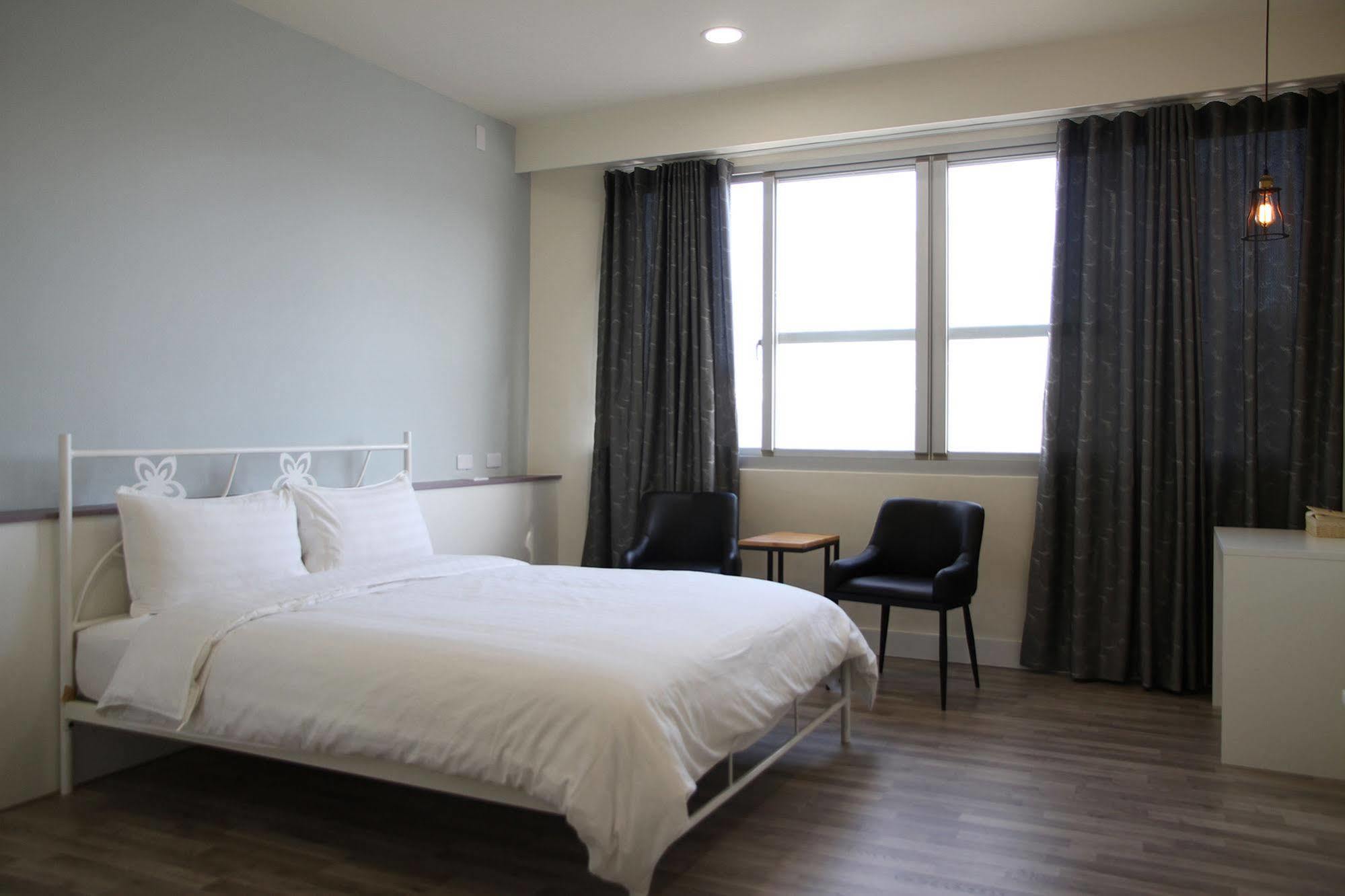 Moment Inn Tainan Esterno foto
