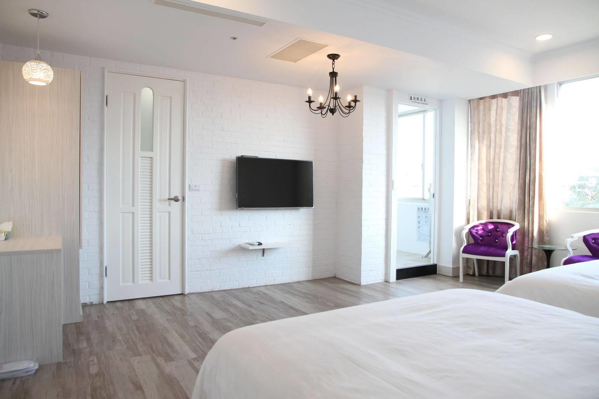 Moment Inn Tainan Esterno foto