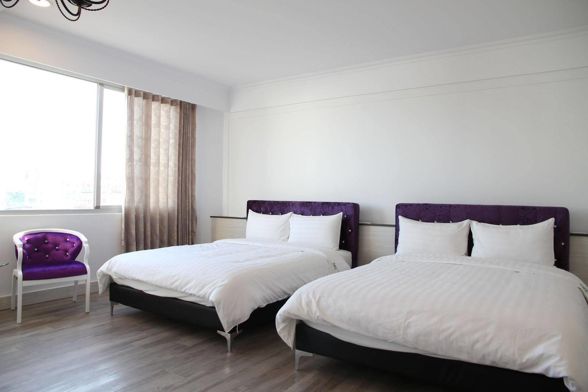 Moment Inn Tainan Esterno foto